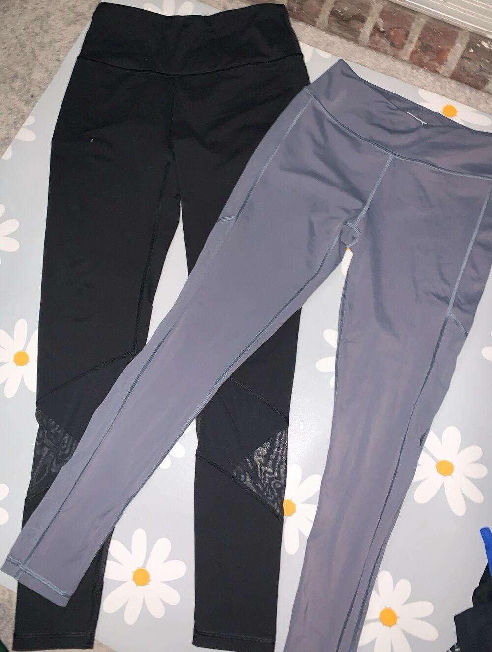2 Victoria’s Secret Sport Leggings Size S